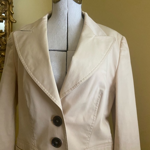 Escada beige blazer size 10 - Picture 2 of 6